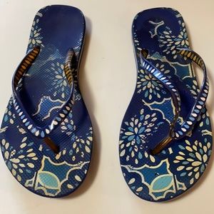 Blue Print Thick Sole Sandals with Plastic Straps